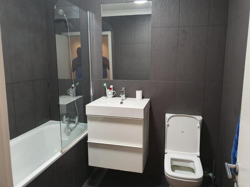 Double Room With Shared Bathroom Лондон Екстер'єр фото