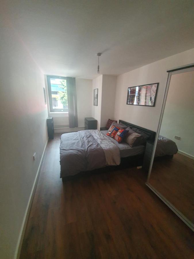 Double Room With Shared Bathroom Лондон Екстер'єр фото